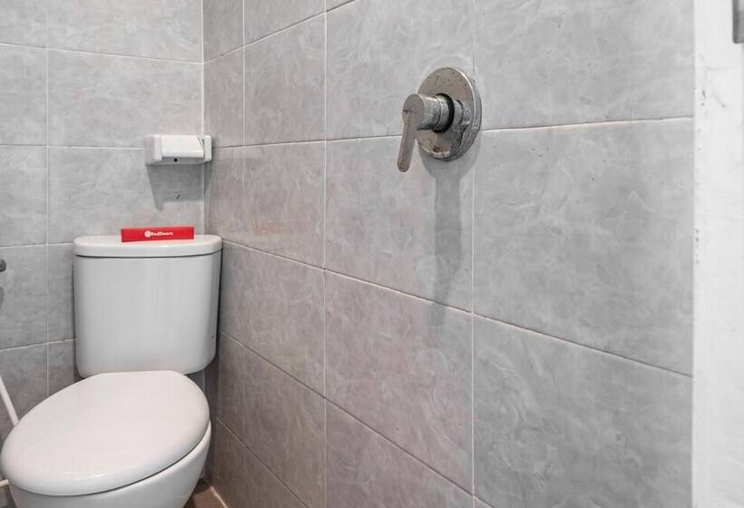 Номер Стандарт, Reddoorz Near Tanjung Duren 2