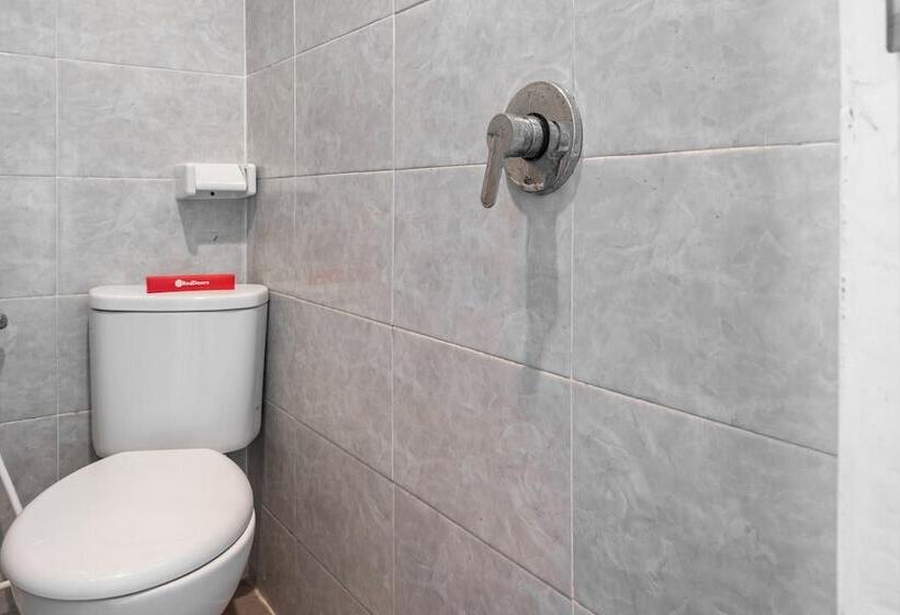 经济房, Reddoorz Near Tanjung Duren 2