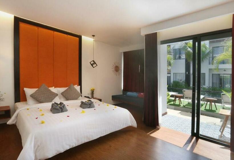 プールビュースタンダードステューディオ, Central Corner Suite