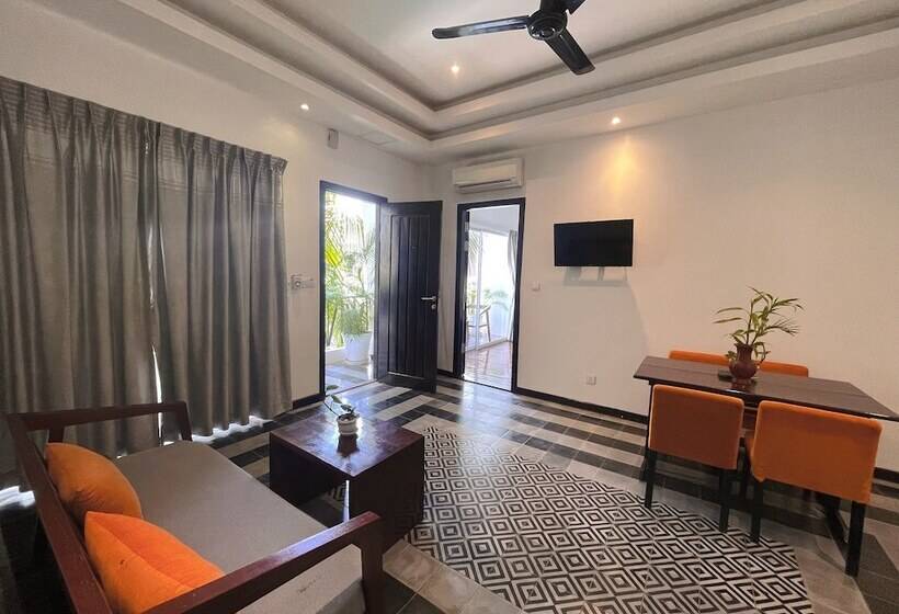 プールビューファミリールーム, Central Corner Suite