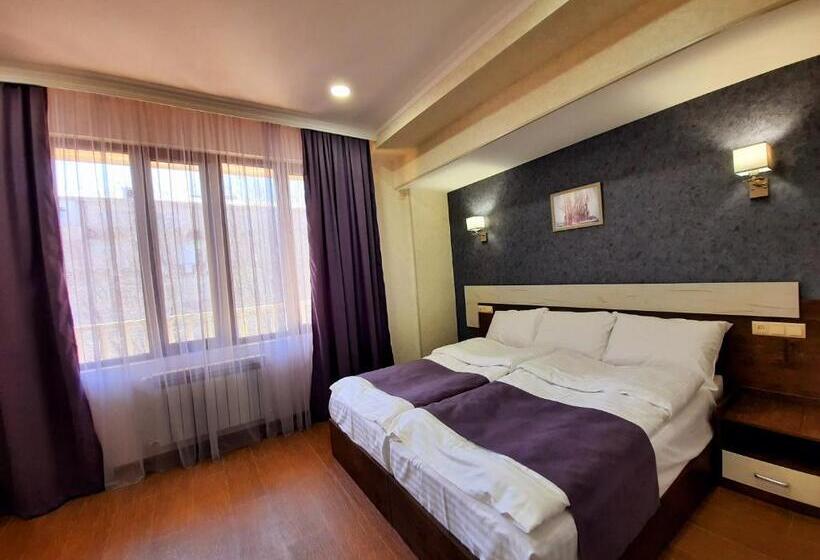 اتاق استاندارد با بالکن, Cherry Garden Boutique