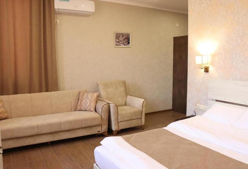 اتاق لوکس سه تخته, Cherry Garden Boutique