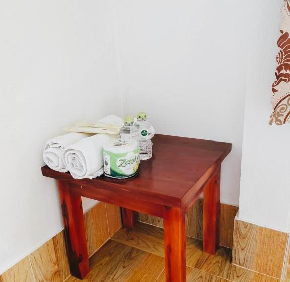 スタンダードルーム, Meexok And Amanda