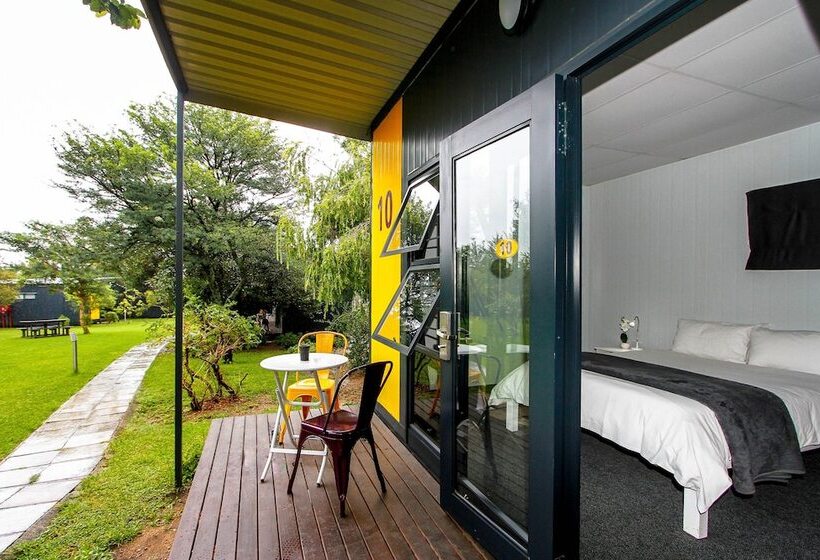 غرفة قياسية, Sleepover Lanseria