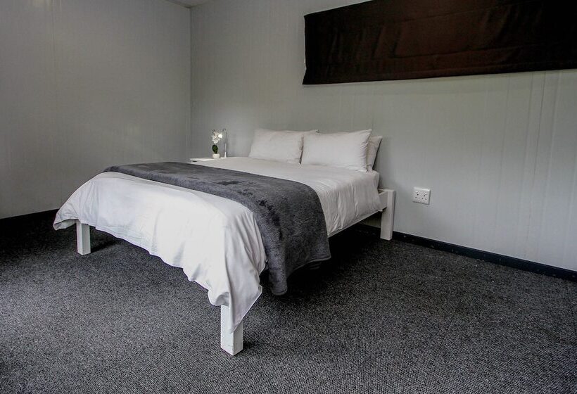 غرفة قياسية, Sleepover Lanseria