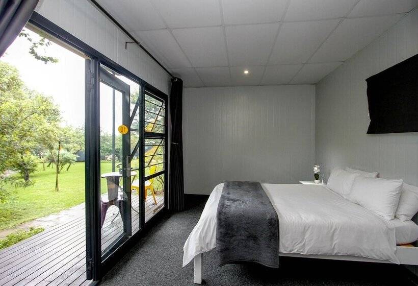 غرفة قياسية, Sleepover Lanseria