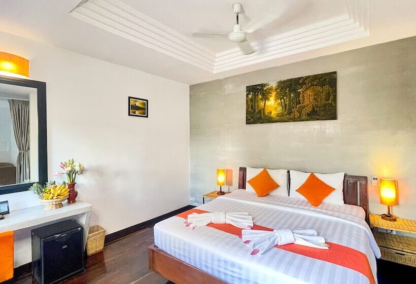 プールビューファミリールーム, Central Corner Suite