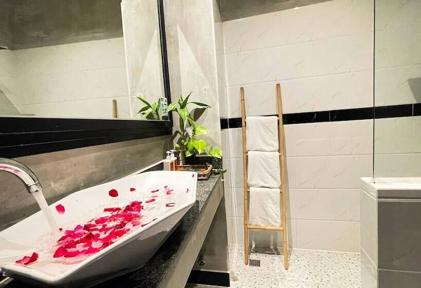 スイート(家族用), Central Corner Suite