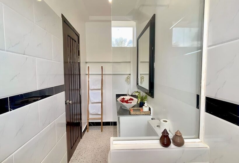 プールビューファミリールーム, Central Corner Suite