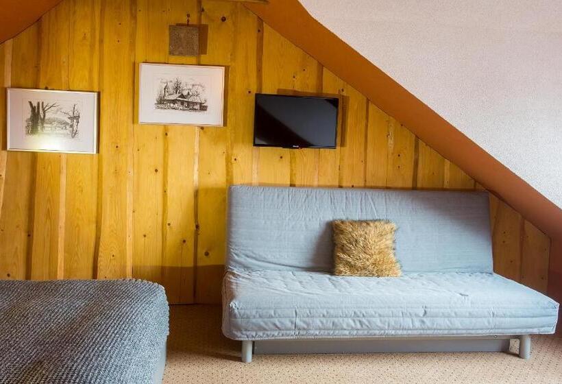 חדר משפחתי, Pivnica A Penzion Pri Studni