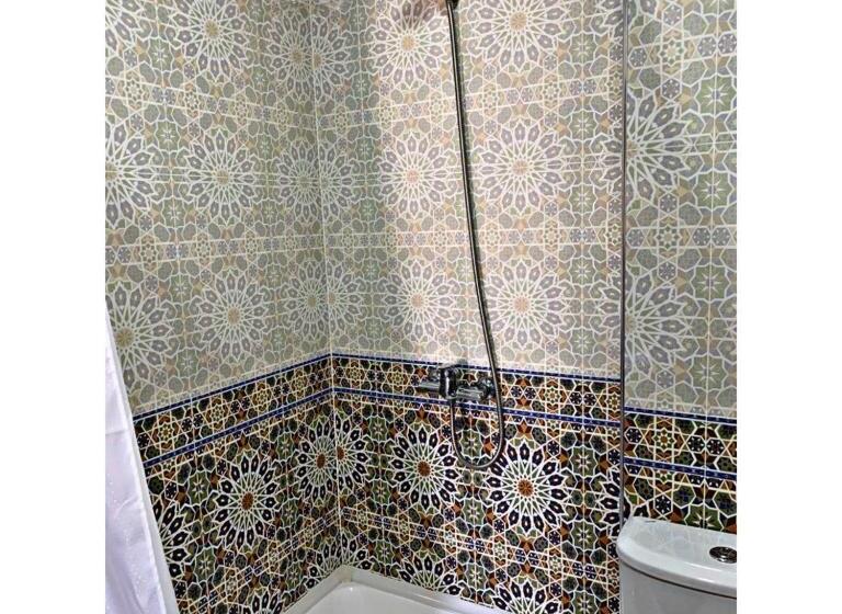 バルコニー付きスタンダードルーム, Rahmat Guesthouse