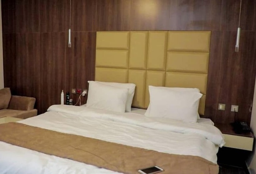 اتاق یک تخته با چشمانداز استخر, Villa Toscana Hotel Asaba