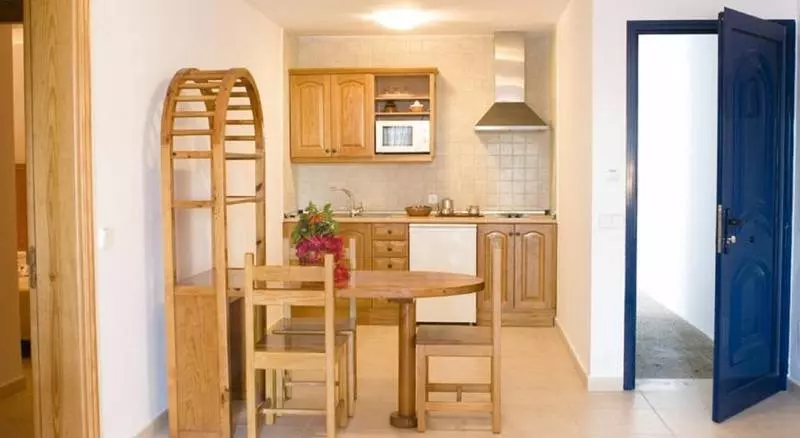 آپارتمان 2 خوابه, Aparthotel Costa Mar