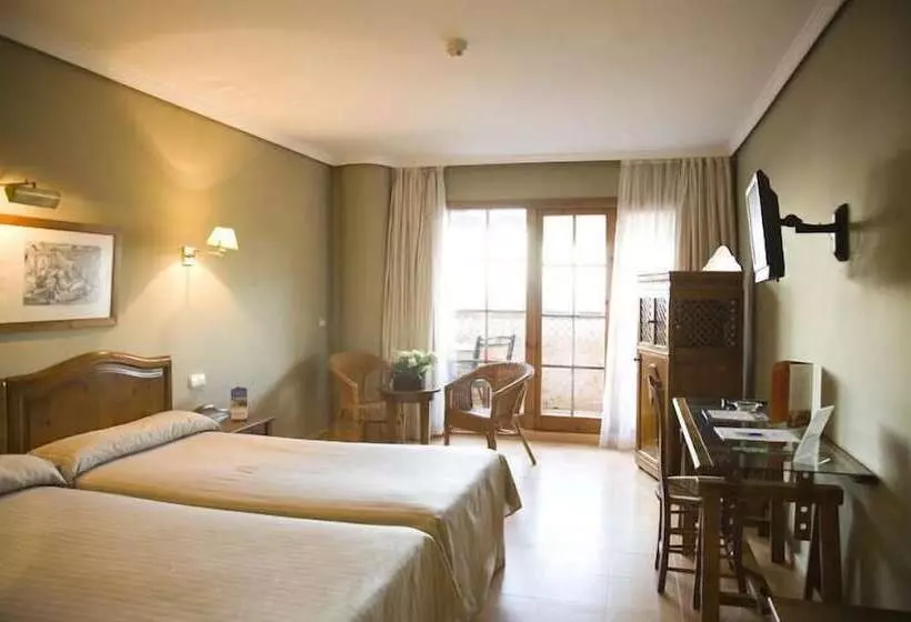 اتاق استاندارد سه نفره, Bahia Sur