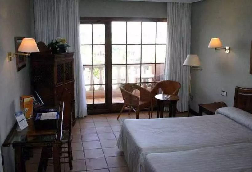 اتاق استاندارد سه نفره, Bahia Sur
