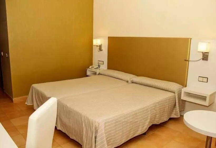 اتاق استاندارد سه نفره, Bahia Sur