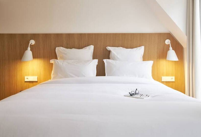 اتاق اجرایی, 9hotel Republique