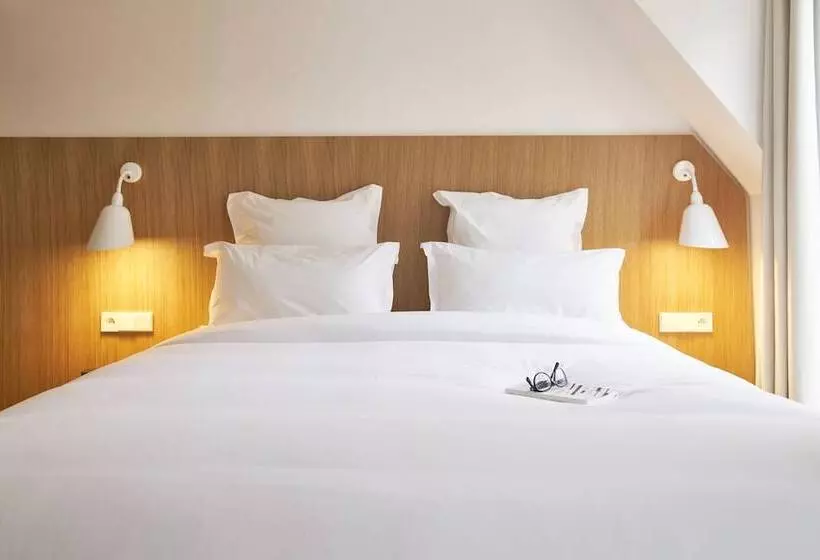 エクゼクティブルーム, 9hotel Republique