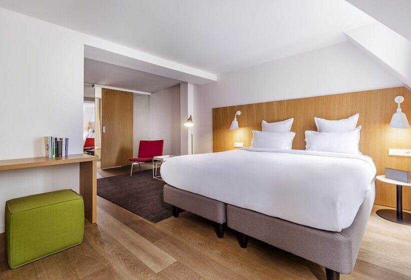 اتاق اجرایی, 9hotel Republique