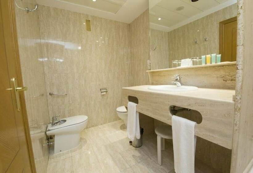 غرفة قياسية ثلاثية, Albufera