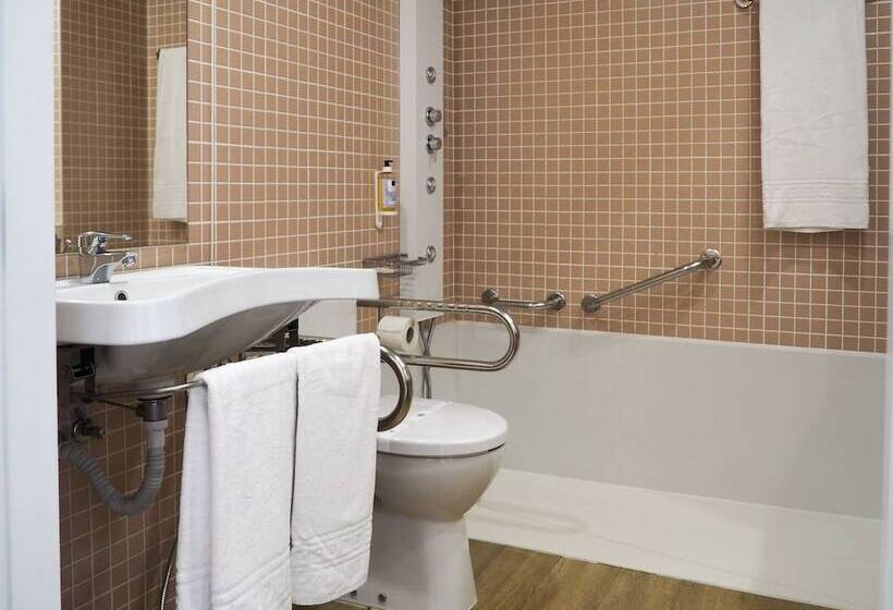 غرفة قياسية لذوى الاحتياجات الخاصة, The One Grand Hotel da Póvoa