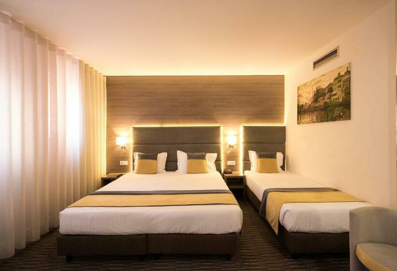 غرفة قياسية ثلاثية, The One Grand Hotel da Póvoa