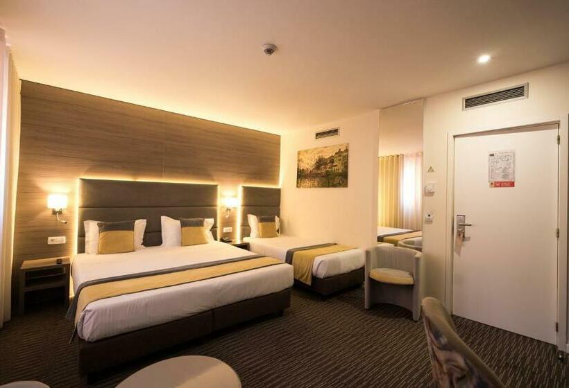 Номер Стандарт Трехместный, The One Grand Hotel da Póvoa