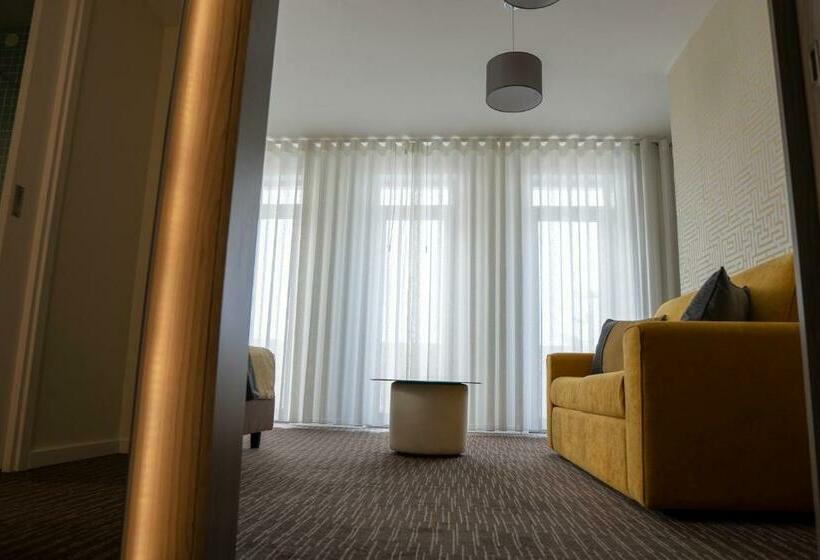 جناح جونيور ديلوكس, The One Grand Hotel da Póvoa