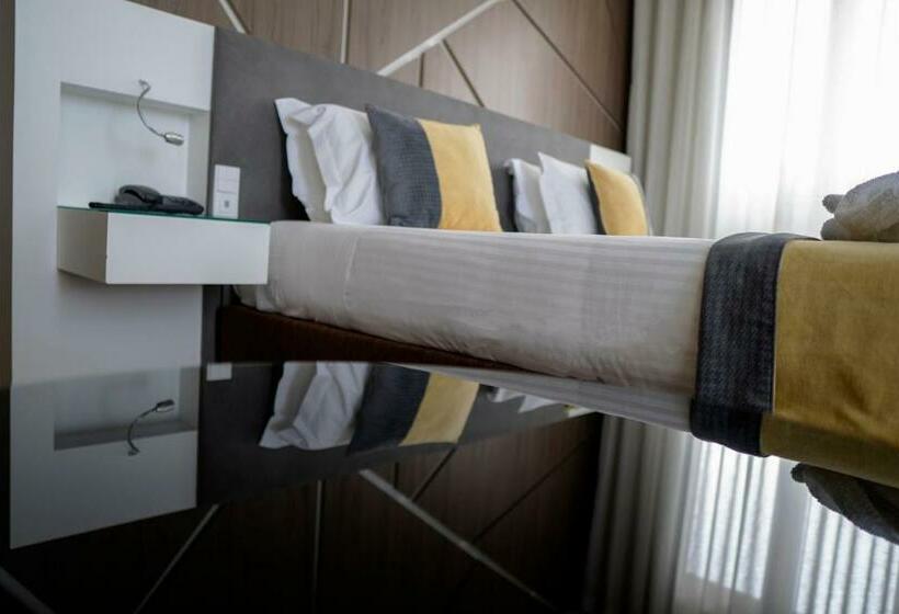 جناح جونيور ديلوكس, The One Grand Hotel da Póvoa