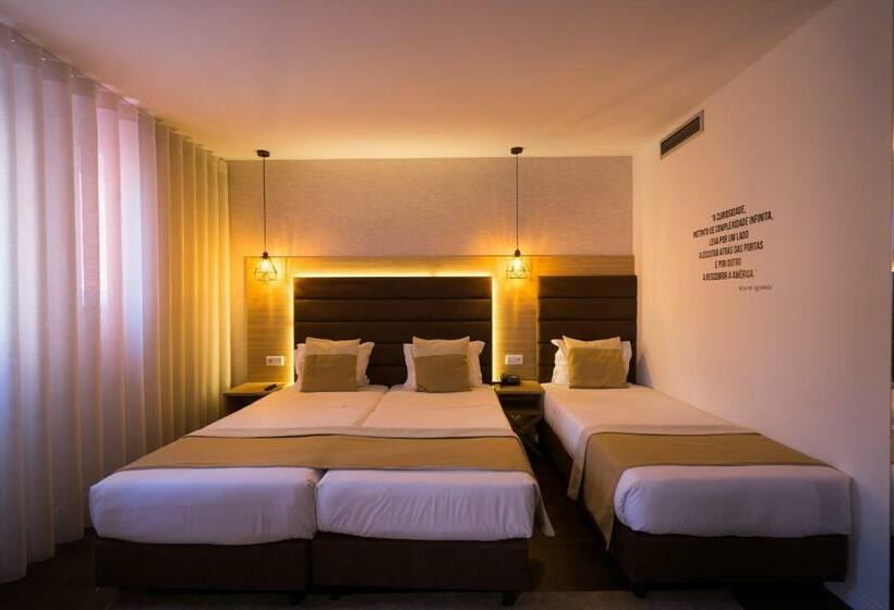 غرفة قياسية ثلاثية, The One Grand Hotel da Póvoa
