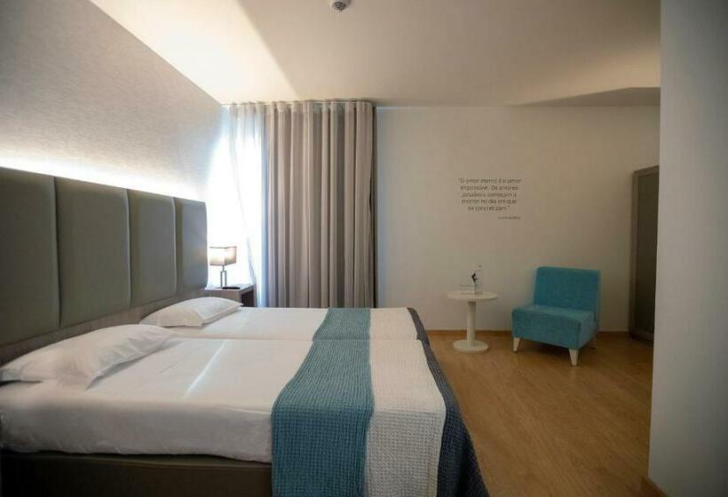 غرفة سوبيريور مطلّة علي البحر, The One Grand Hotel da Póvoa