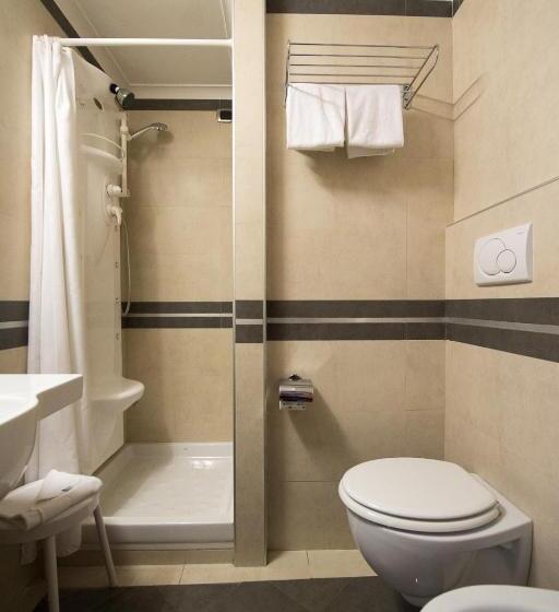 اتاق استاندارد سه نفره, Quality Hotel Nova Domus