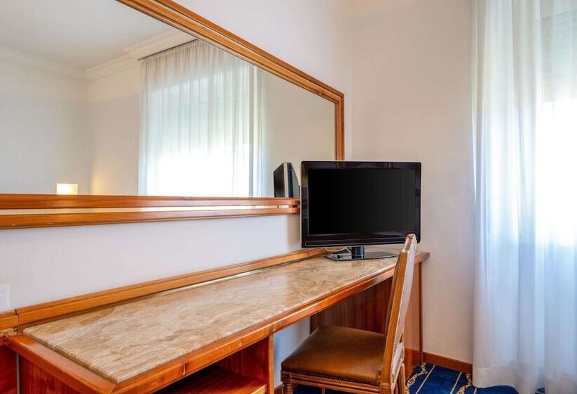 اتاق استاندارد سه نفره, Quality Hotel Nova Domus