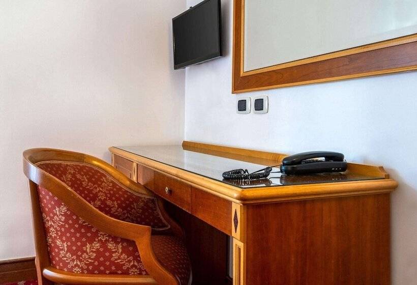 اتاق استاندارد سه نفره, Quality Hotel Nova Domus