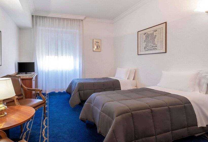 اتاق استاندارد سه نفره, Quality Hotel Nova Domus