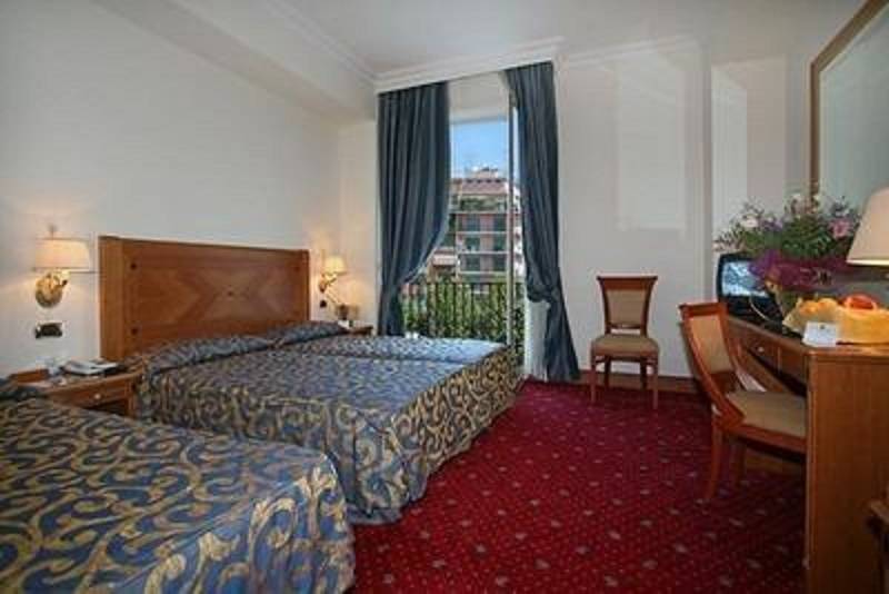 اتاق استاندارد سه نفره, Quality Hotel Nova Domus