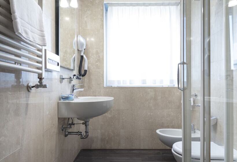 트리플 클래식 룸, Smart Hotel Holiday