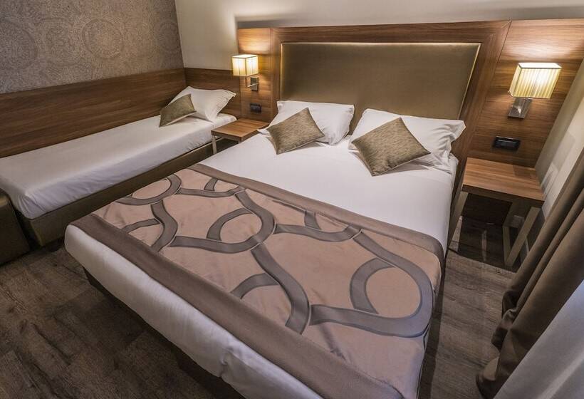 트리플 클래식 룸, Smart Hotel Holiday