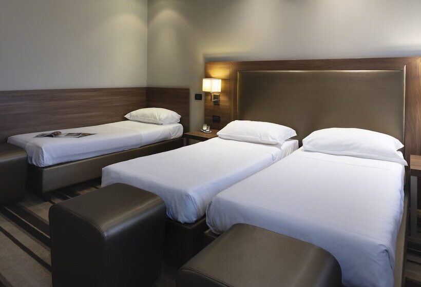 트리플 클래식 룸, Smart Hotel Holiday