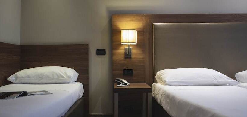 트리플 클래식 룸, Smart Hotel Holiday