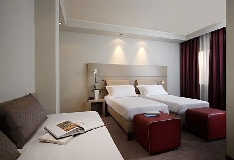 트리플 클래식 룸, Smart Hotel Holiday