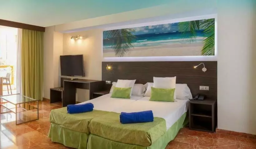 آپارتمان اقتصادی دو خوابه, Magic Tropical Splash