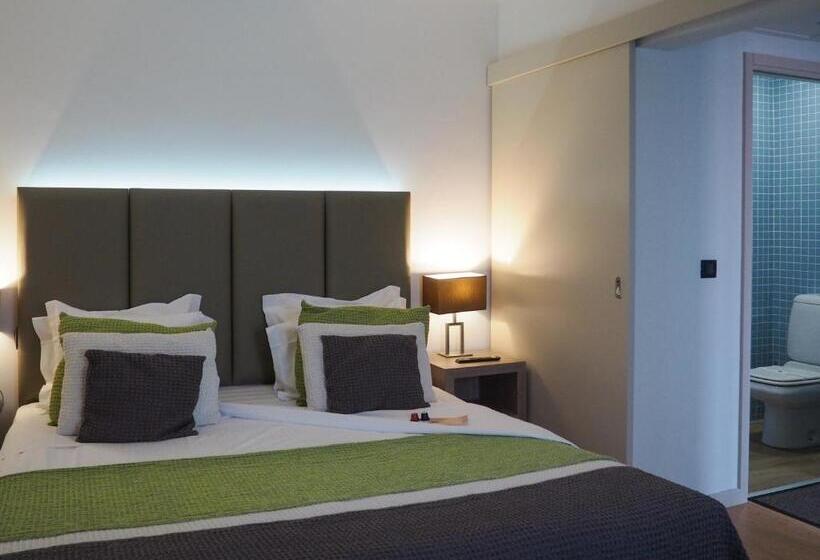 جناح مطل على المدينة, The One Grand Hotel da Póvoa