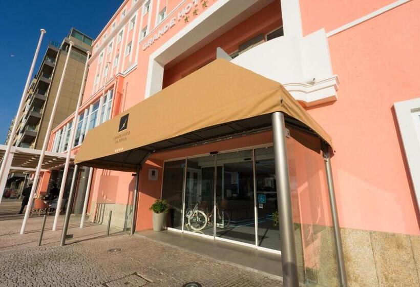 غرفة ديلوكس مطلّة علي البحر مزوَّدة بشُرفة, The One Grand Hotel da Póvoa