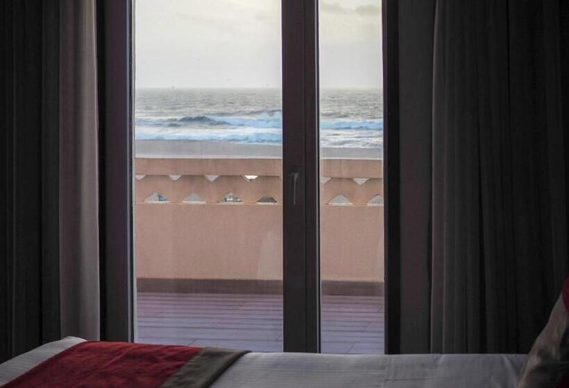 غرفة ديلوكس مطلّة علي البحر مزوَّدة بشُرفة, The One Grand Hotel da Póvoa