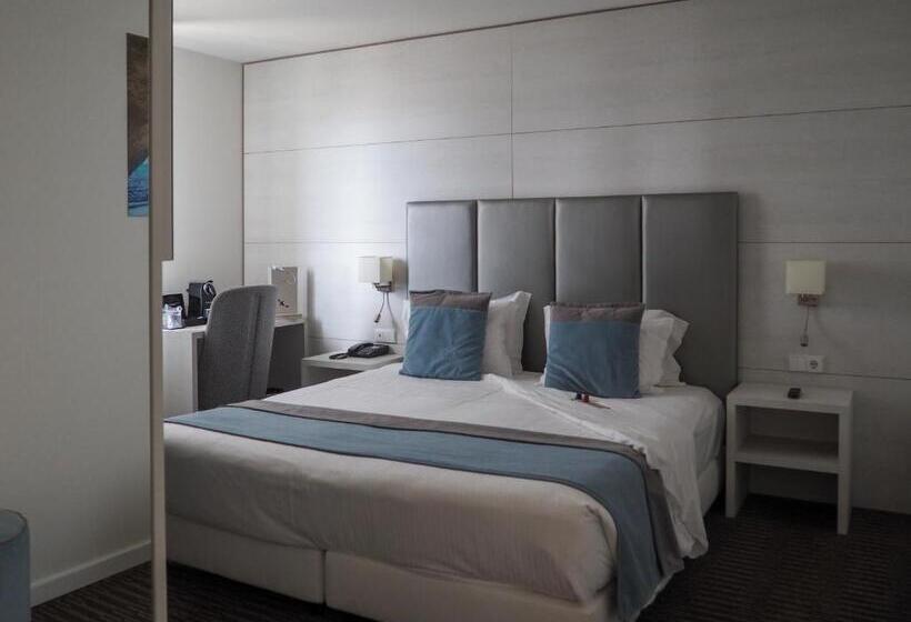 غرفة سوبيريور مطلّة علي البحر, The One Grand Hotel da Póvoa