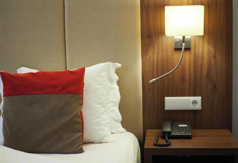 غرفة ديلوكس مطلة على المدينة, The One Grand Hotel da Póvoa