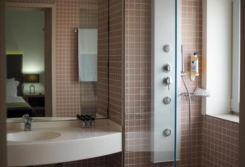 غرفة ديلوكس مطلّة علي البحر, The One Grand Hotel da Póvoa