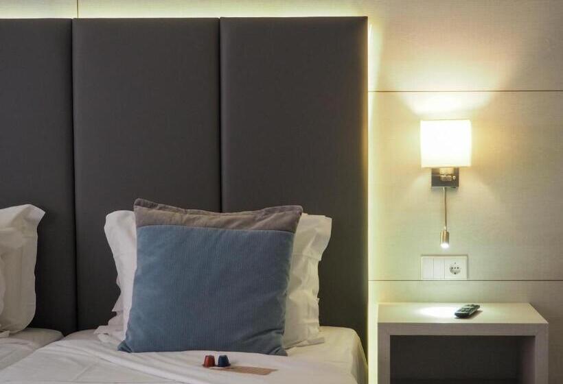 غرفة قياسية, The One Grand Hotel da Póvoa