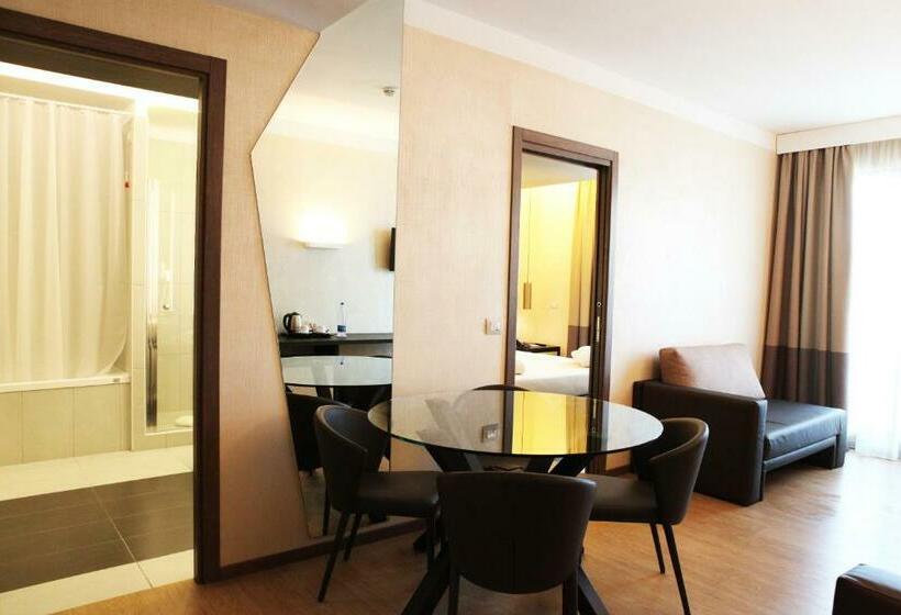 חדר לארבעה סטנדרטי עם מרפסת, Warmthotel